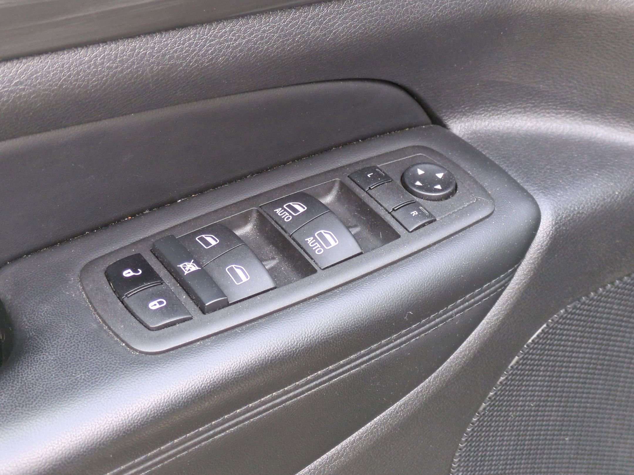 Used 2022 Jeep Grand Cherokee Laredo E image 15