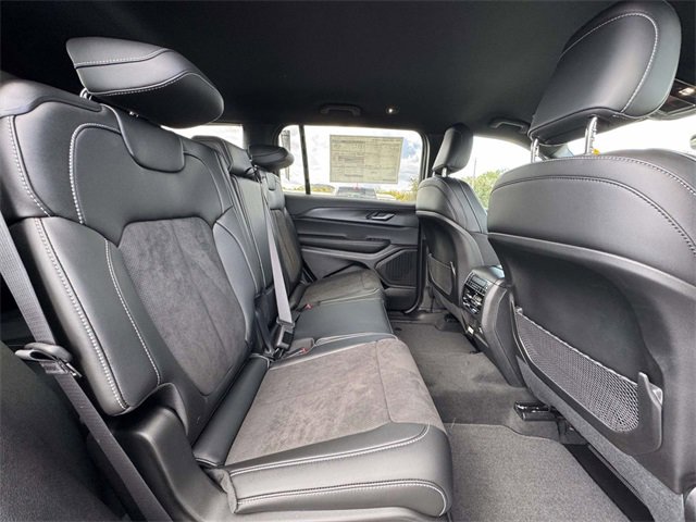 New 2025 Jeep Grand Cherokee L Laredo image 15