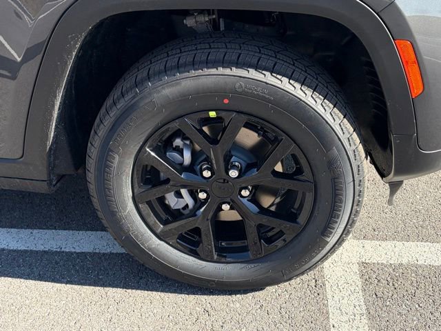 New 2025 Jeep Grand Cherokee Altitude w/ Trailer Tow Package image 11