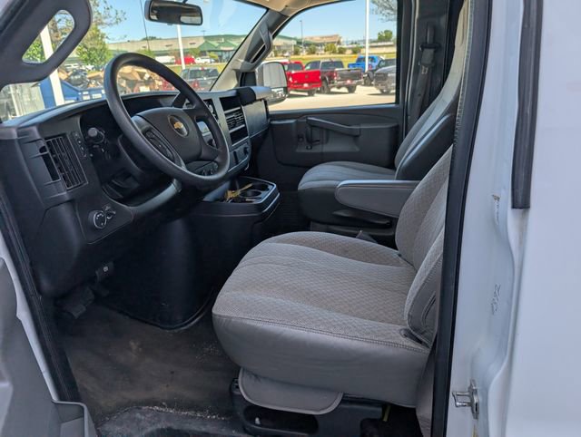 Used 2018 Chevrolet Express 3500 LT w/ LT Preferred Equipment Group RWD image 2