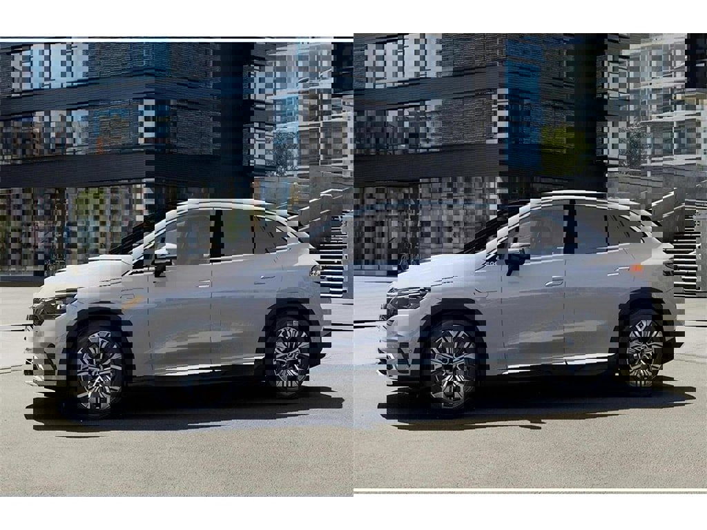 New 2025 Mercedes-Benz EQE 350+ 4MATIC SUV image 36