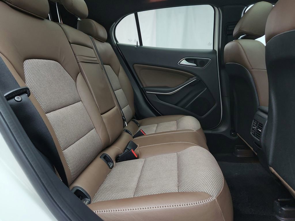 Used 2015 Mercedes-Benz GLA 250 4MATIC image 26