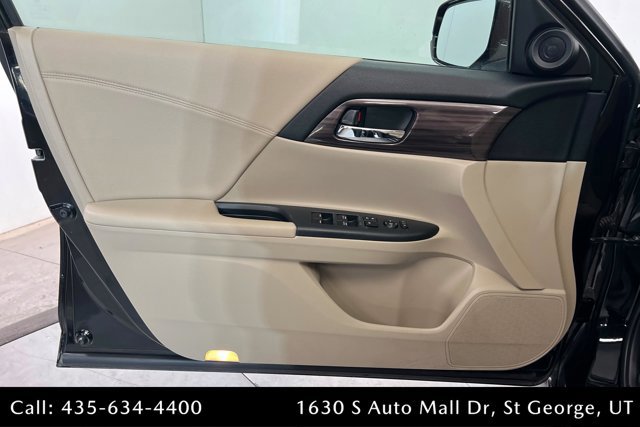 Used 2017 Honda Accord Hybrid Sedan image 14