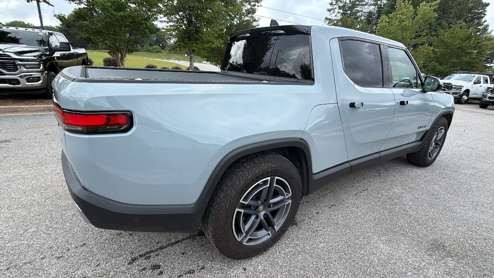 Used 2025 Rivian R1T Adventure AWD/4WD image 8