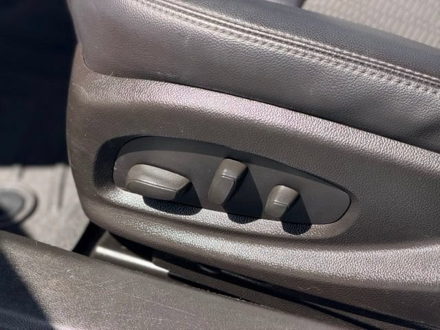 Used 2016 Chevrolet Impala LT w/ Convenience Package FWD image 6