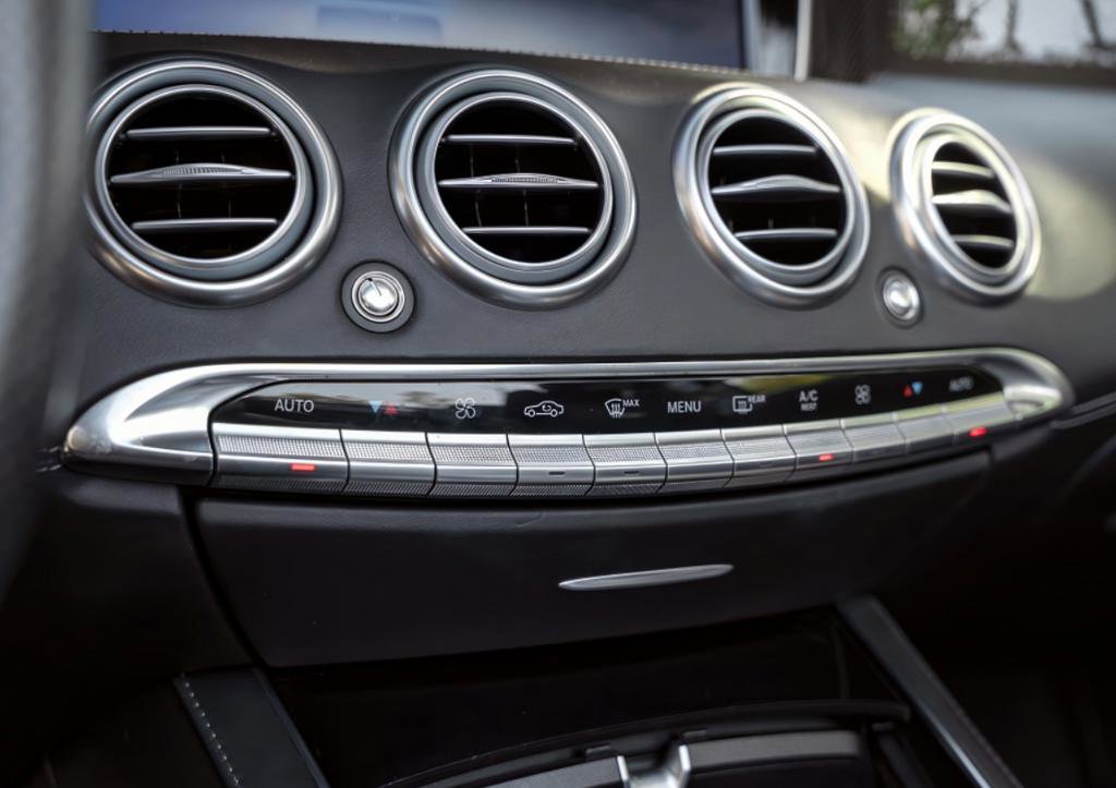 Used 2017 Mercedes-Benz S 63 AMG 4MATIC Cabriolet w/ Driver Assistance Package image 11