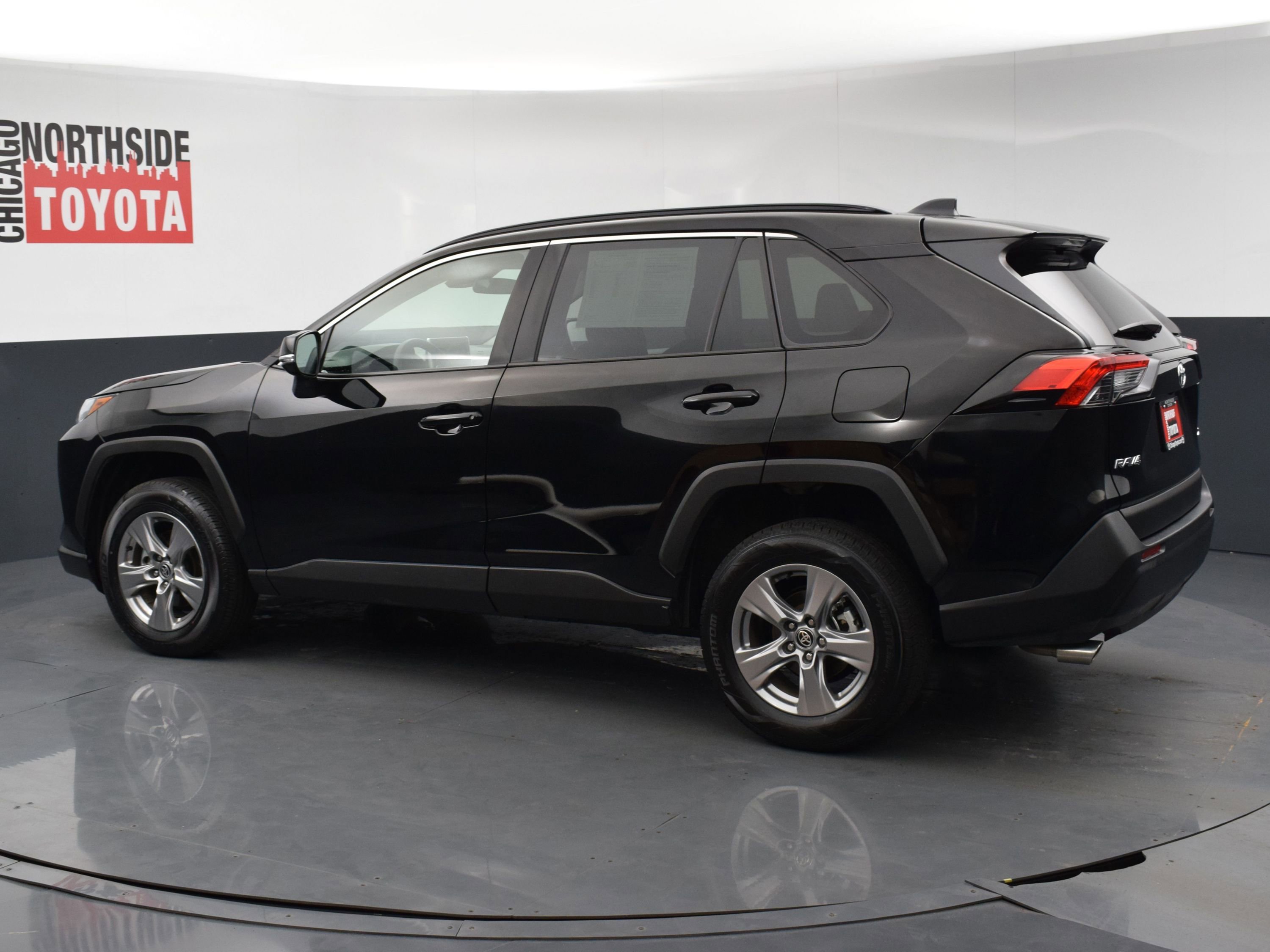 Used 2025 Toyota RAV4 XLE FWD video 2