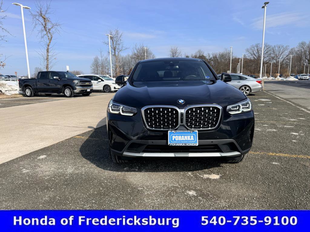 Used 2024 BMW X4 xDrive30i w/ Parking Assistance Package image 9