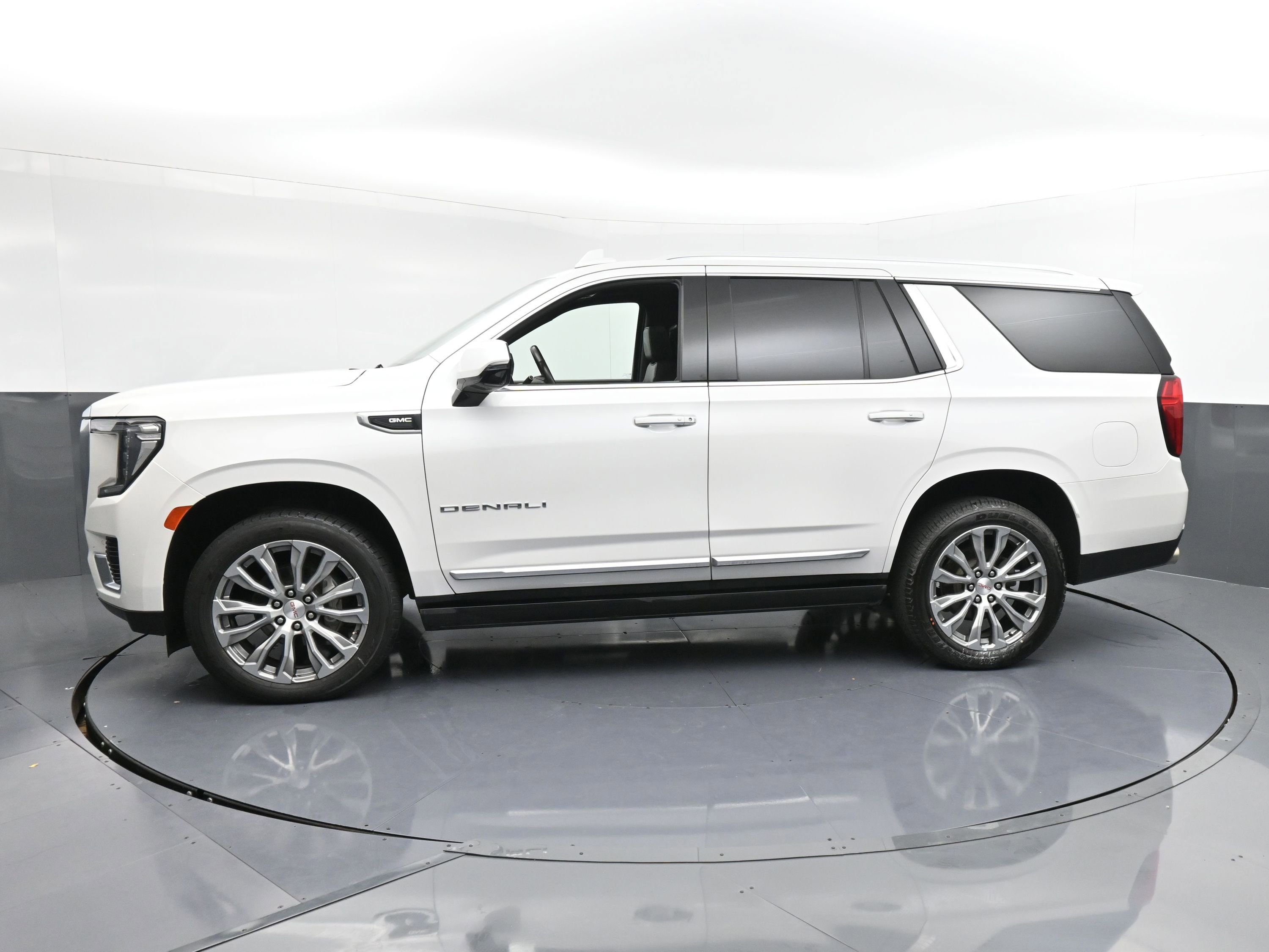 Used 2021 GMC Yukon Denali image 5
