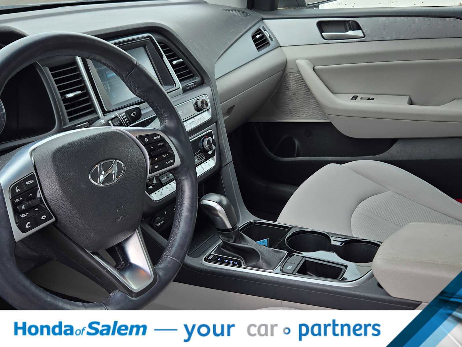 Used 2019 Hyundai Sonata SEL w/ Cargo Package image 2