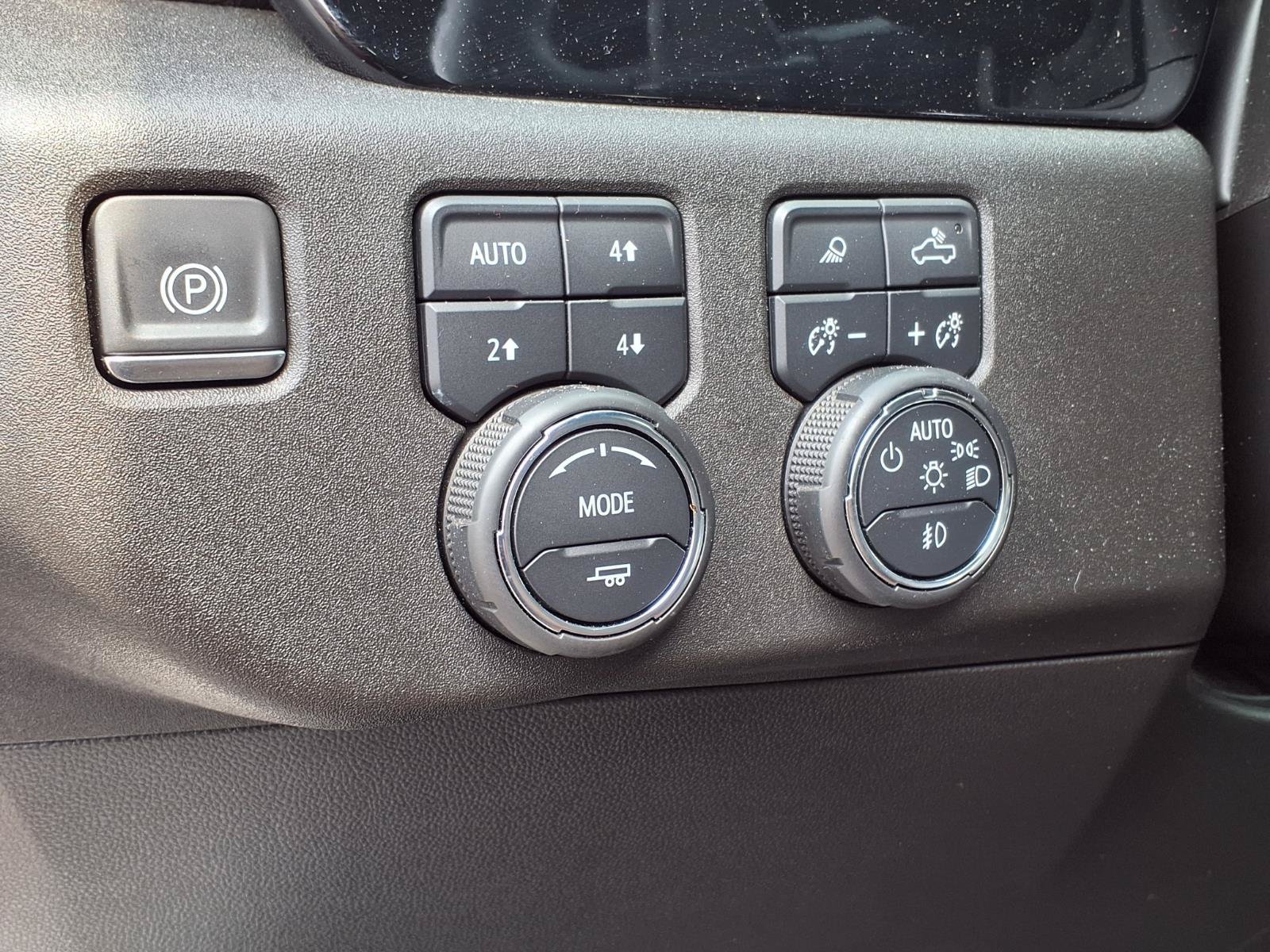 Certified 2024 Chevrolet Silverado 1500 High Country w/ Z71 Off-Road Package AWD/4WD image 20