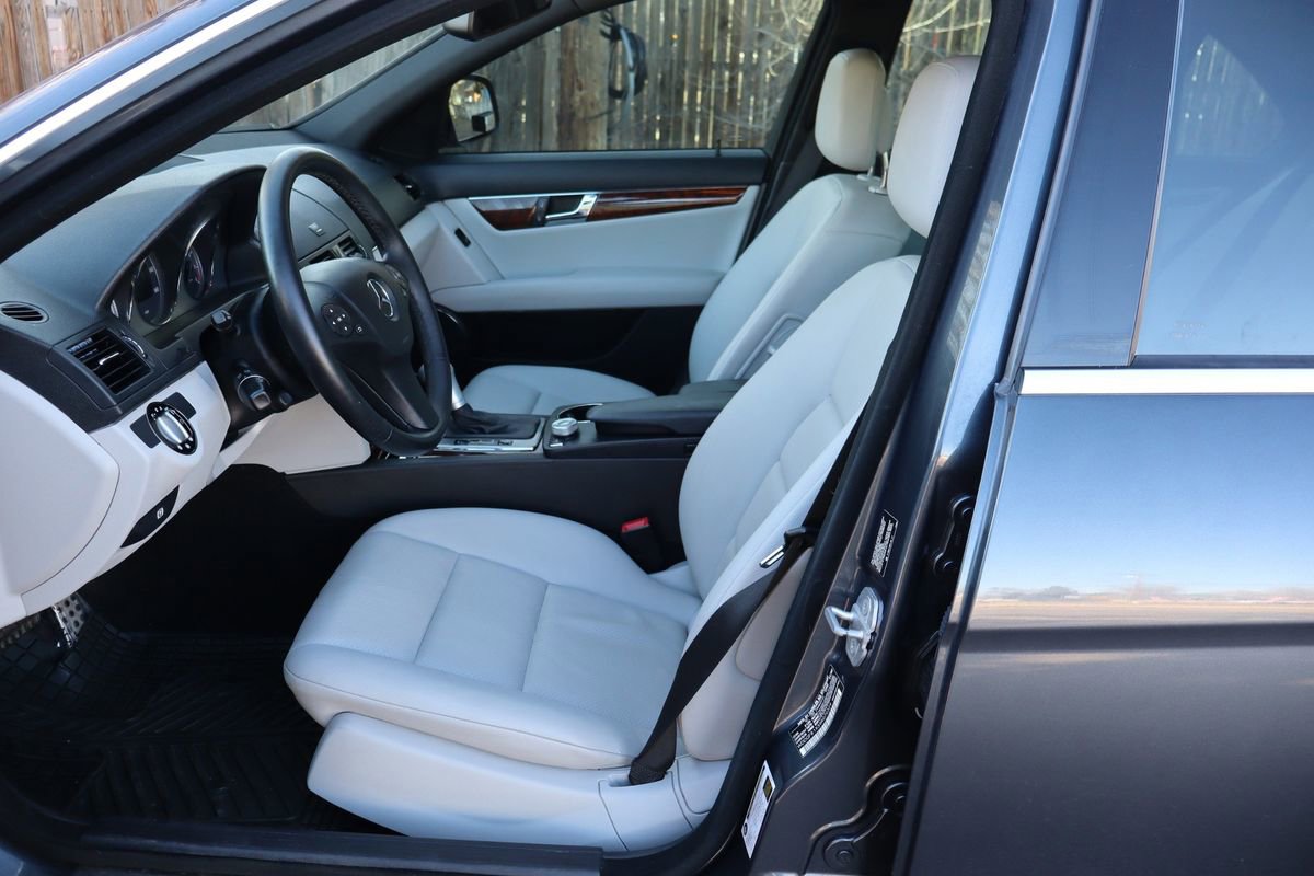 Used 2009 Mercedes-Benz C 300 4MATIC Sedan image 19