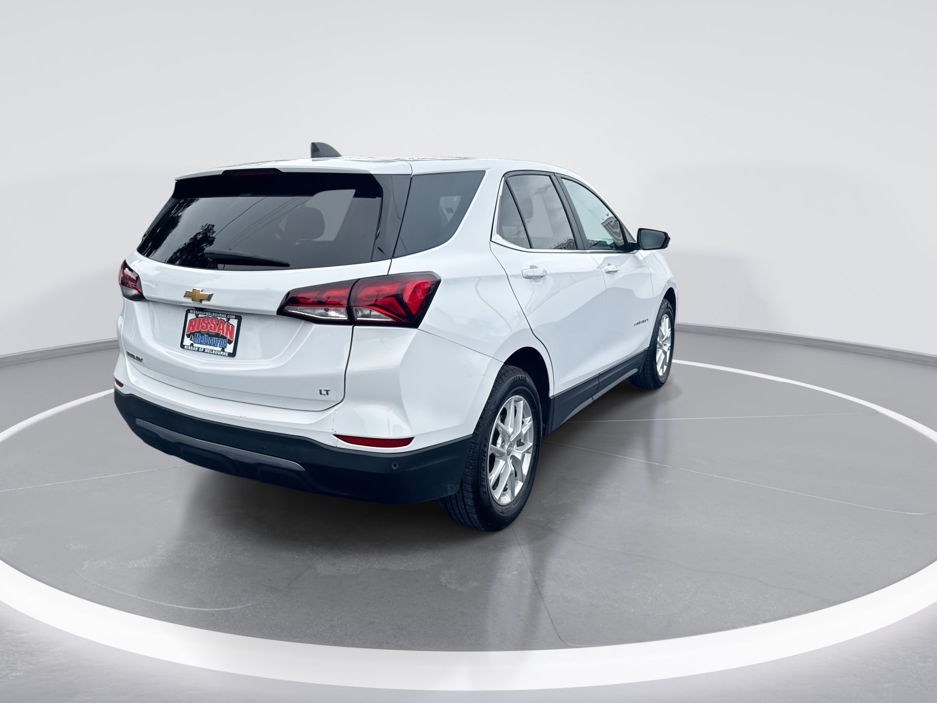 Used 2024 Chevrolet Equinox LT FWD image 4