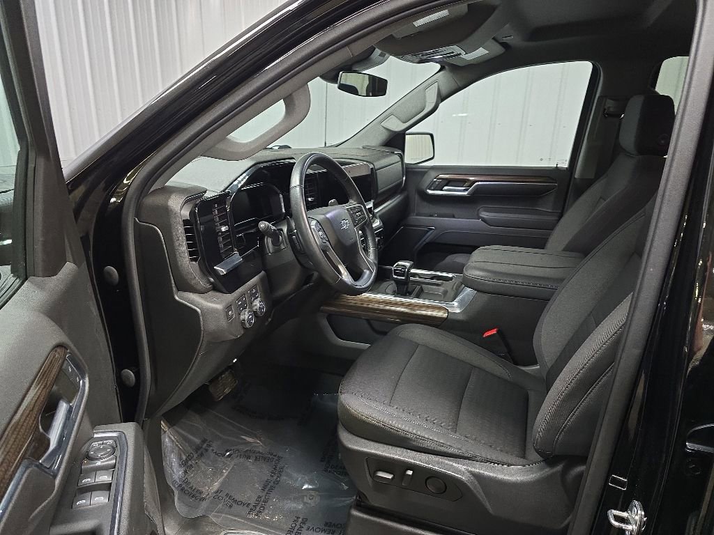 Used 2023 Chevrolet Silverado 1500 RST AWD/4WD image 28