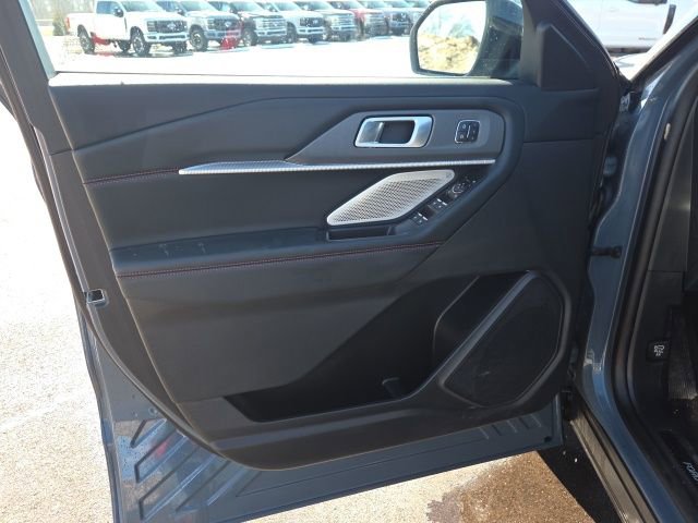 Certified 2025 Ford Explorer ST image 28