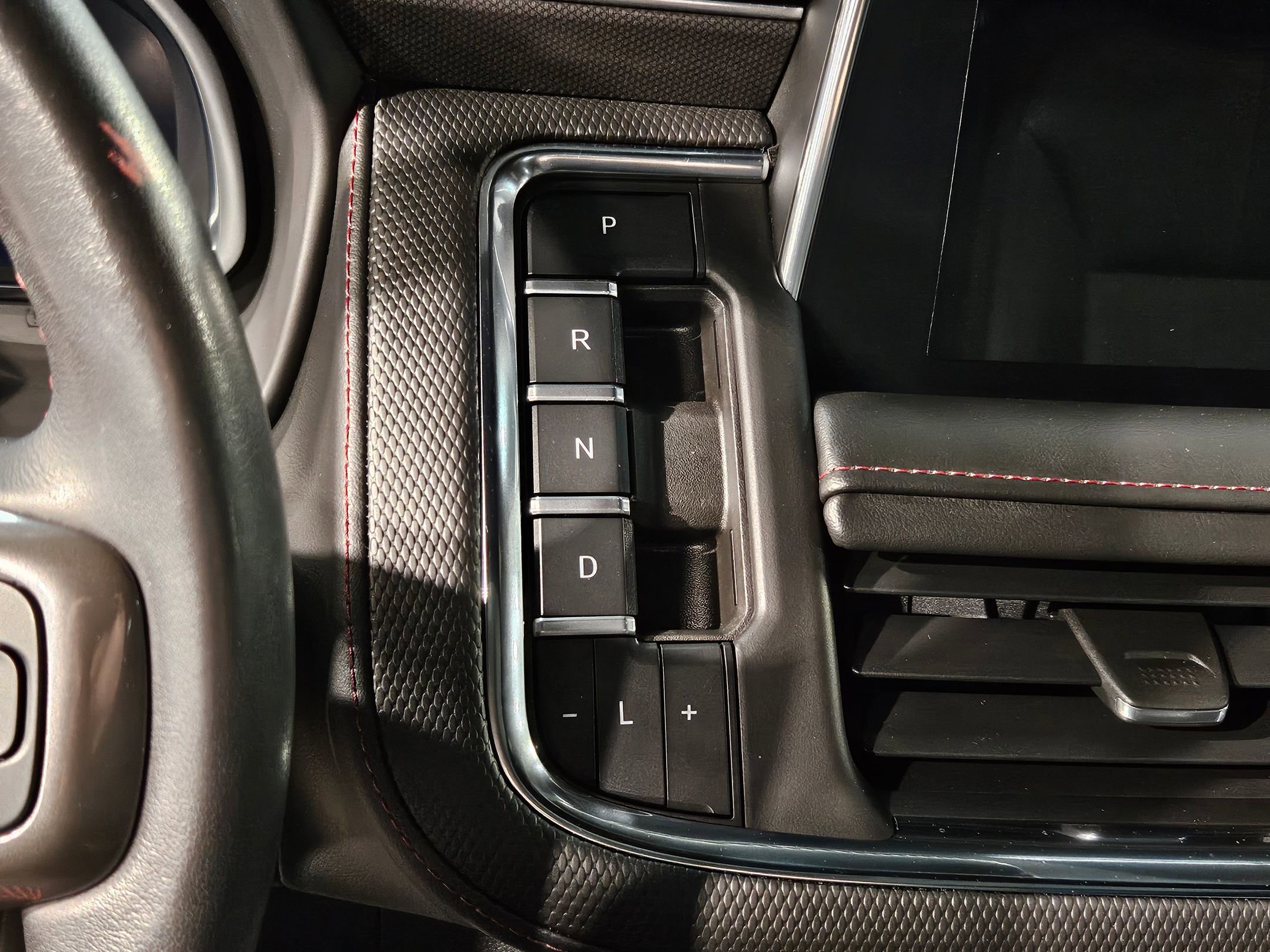 Used 2023 Chevrolet Tahoe RST AWD/4WD image 33