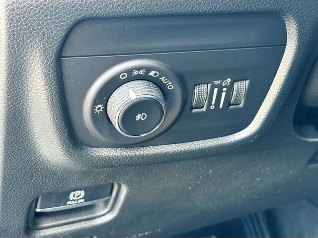 Used 2022 Jeep Grand Cherokee L Limited AWD/4WD image 13
