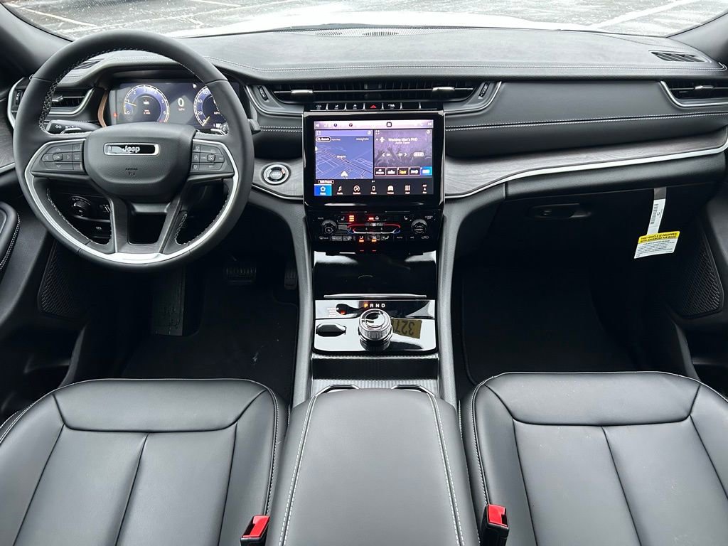 New 2025 Jeep Grand Cherokee Limited image 12