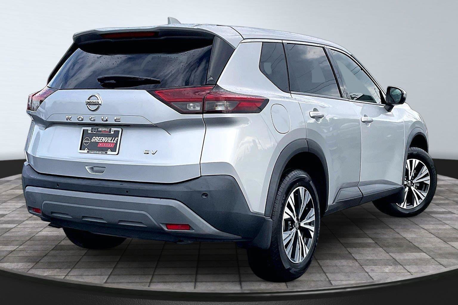Certified 2021 Nissan Rogue SV FWD image 14