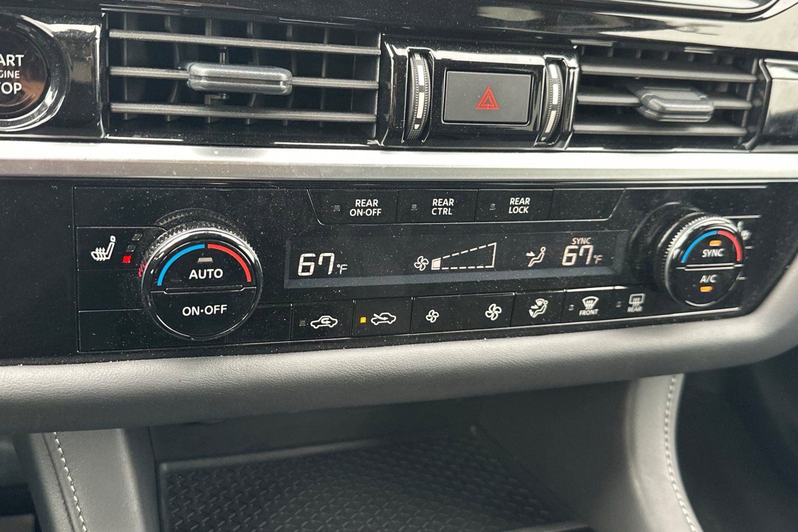 Certified 2025 Nissan Pathfinder SV image 29