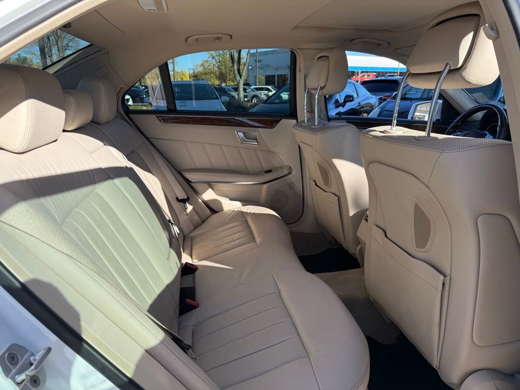 Used 2014 Mercedes-Benz E 550 4MATIC Sedan image 17