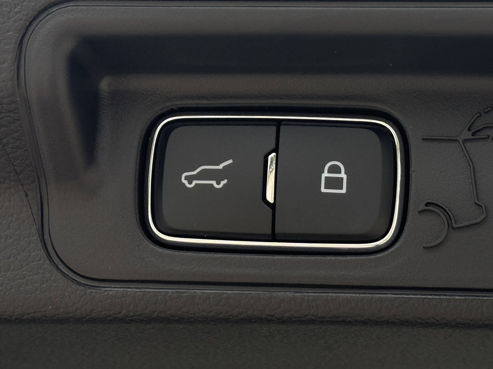 New 2026 Ford Explorer Active RWD image 25