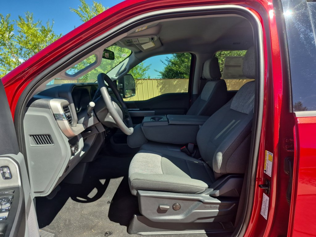 New 2026 Ford F350 XLT w/ XLT Premium Package AWD/4WD image 13