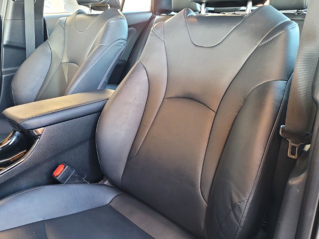 Certified 2017 Toyota Prius Four w/ Advanced Technology Package FWD image 20