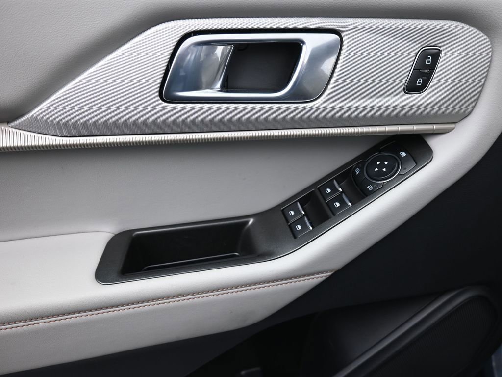 New 2026 Ford Explorer Active w/ Active Comfort Package image 11