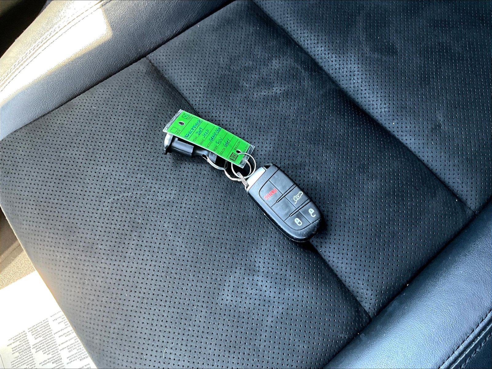 Used 2019 Jeep Grand Cherokee Laredo w/ Laredo X Package RWD image 35