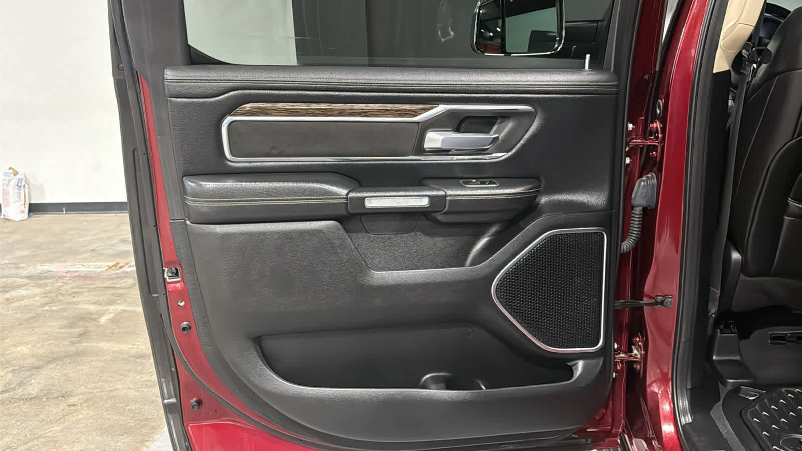 Used 2019 RAM 1500 Laramie AWD/4WD image 24