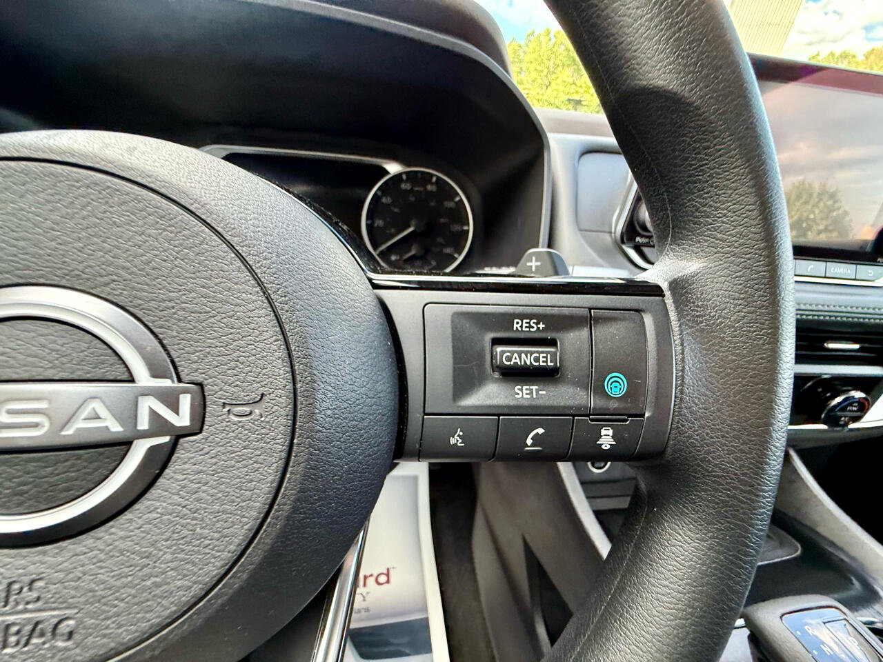 Used 2023 Nissan Rogue SV image 21