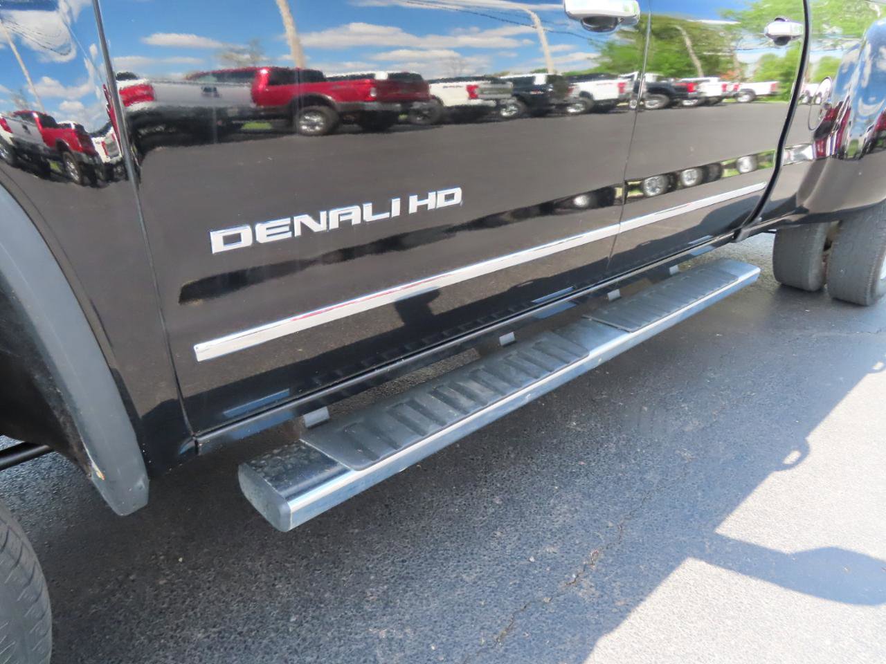 Used 2019 GMC Sierra 3500 Denali w/ Duramax Plus Package AWD/4WD image 14
