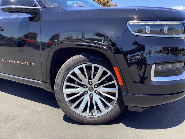 Used 2024 Jeep Grand Wagoneer Series III w/ Flexible Seating Group AWD/4WD image 3