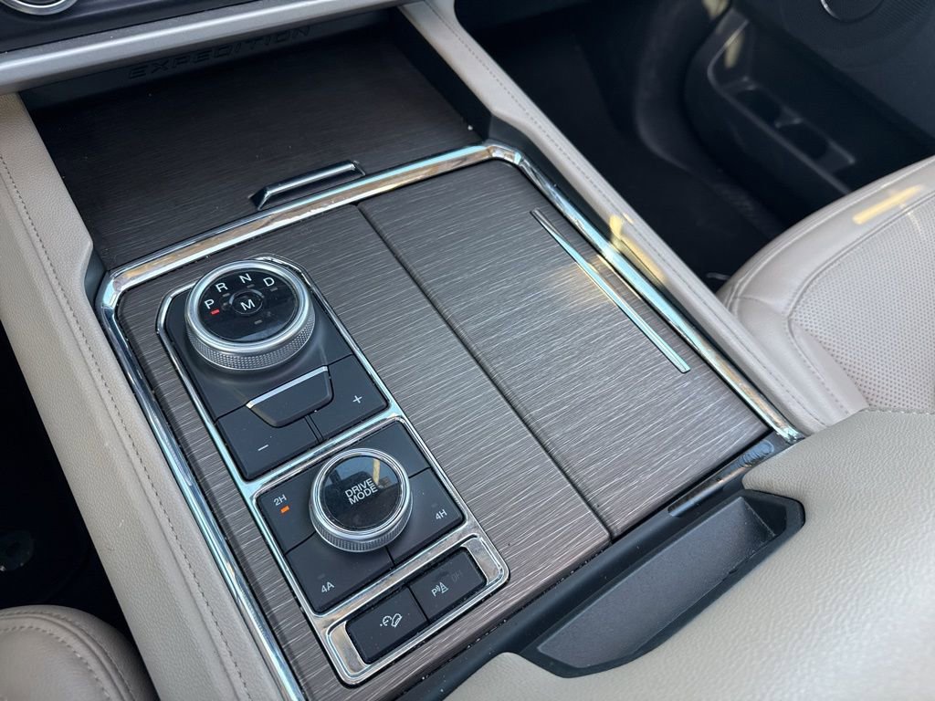Used 2024 Ford Expedition Max Limited image 14