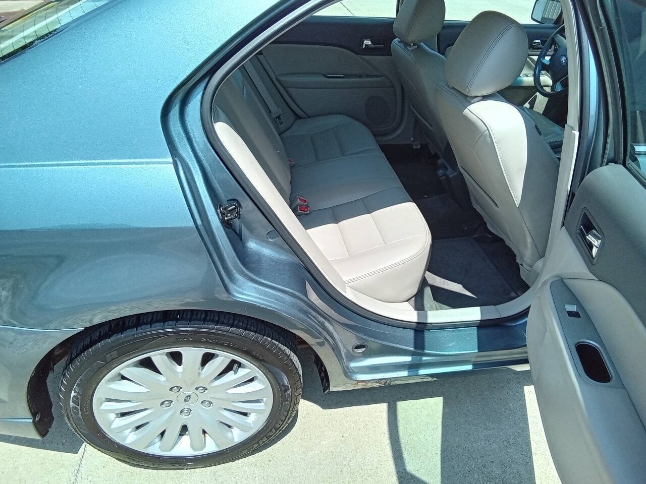 Used 2011 Ford Fusion Hybrid w/ 501A Rapid Spec Order Code FWD image 7