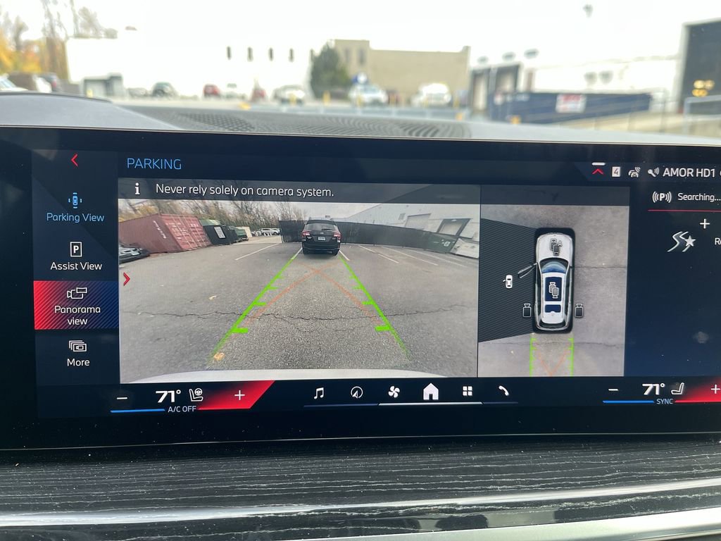 Used 2025 BMW X7 M60i image 17