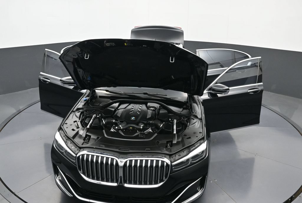 Used 2022 BMW 750i xDrive w/ Autobahn Package AWD/4WD image 39