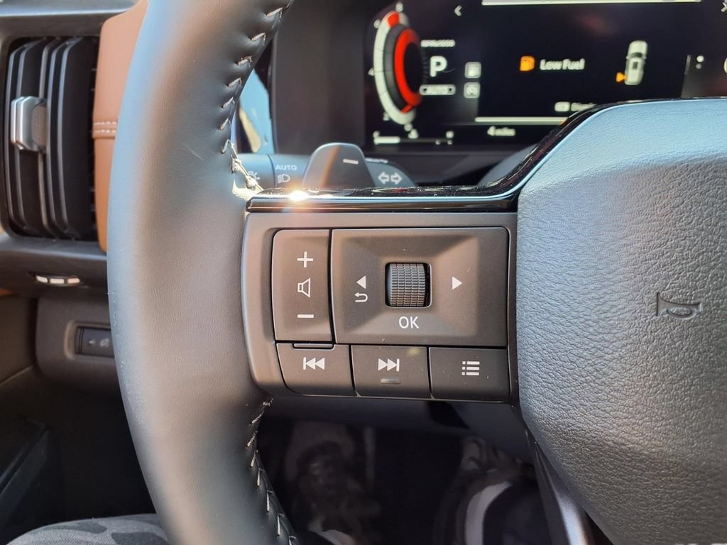 New 2026 Nissan Pathfinder Platinum AWD/4WD image 13