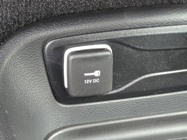 New 2025 Chrysler Voyager LX image 10