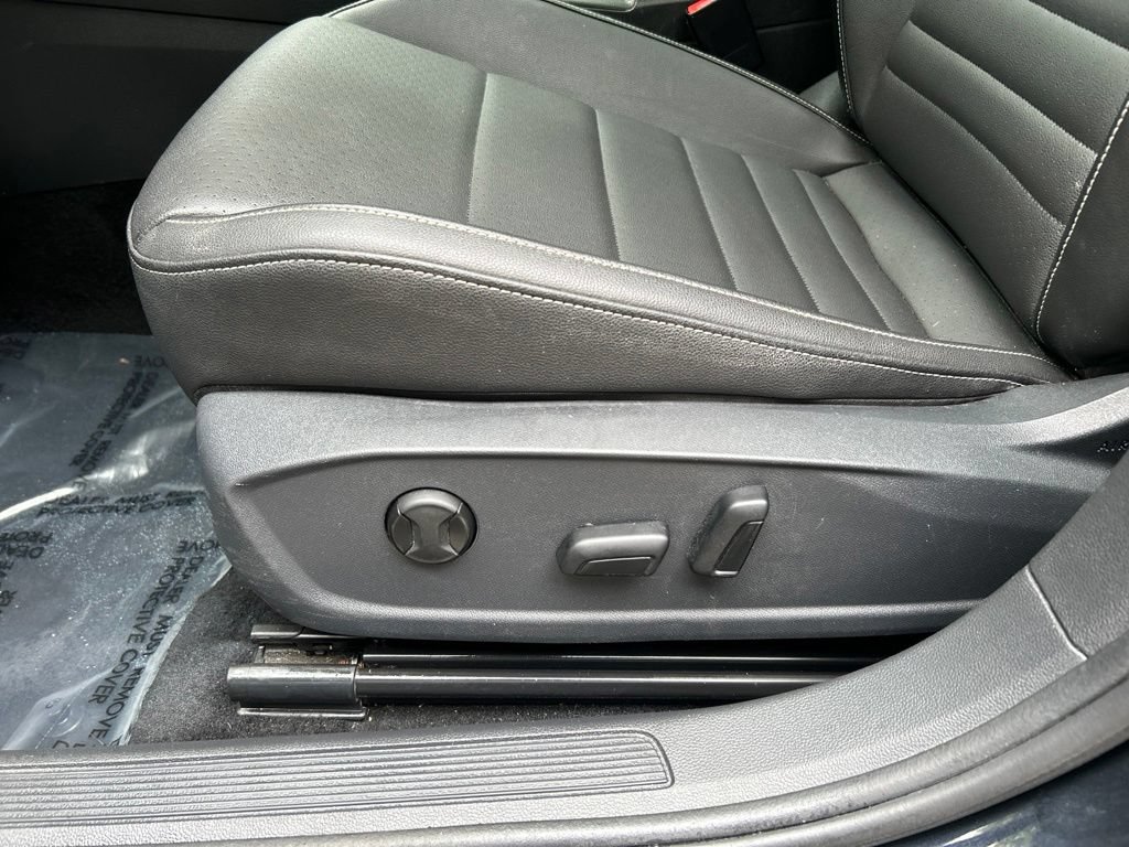 Used 2024 Volkswagen Jetta SE FWD image 16