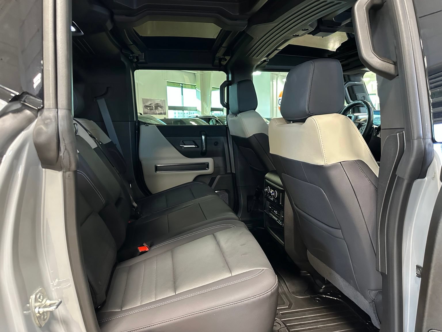 Used 2026 GMC Hummer EV SUV AWD/4WD image 46