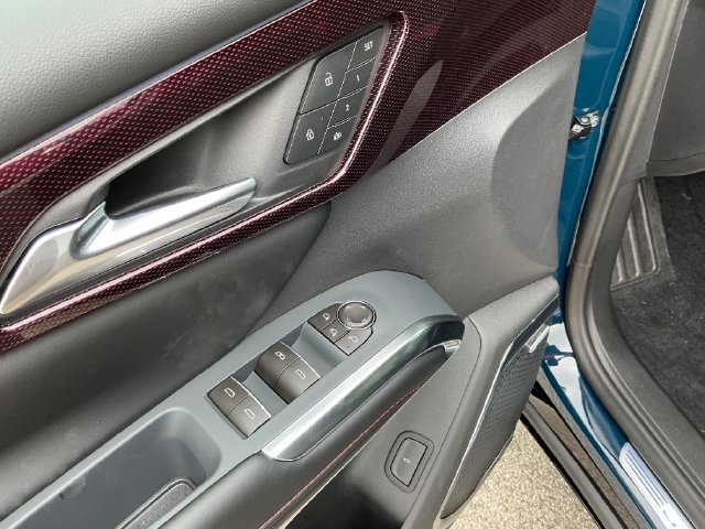 New 2027 Chevrolet Traverse RS w/ LPO, Floor Liner Package AWD/4WD image 10