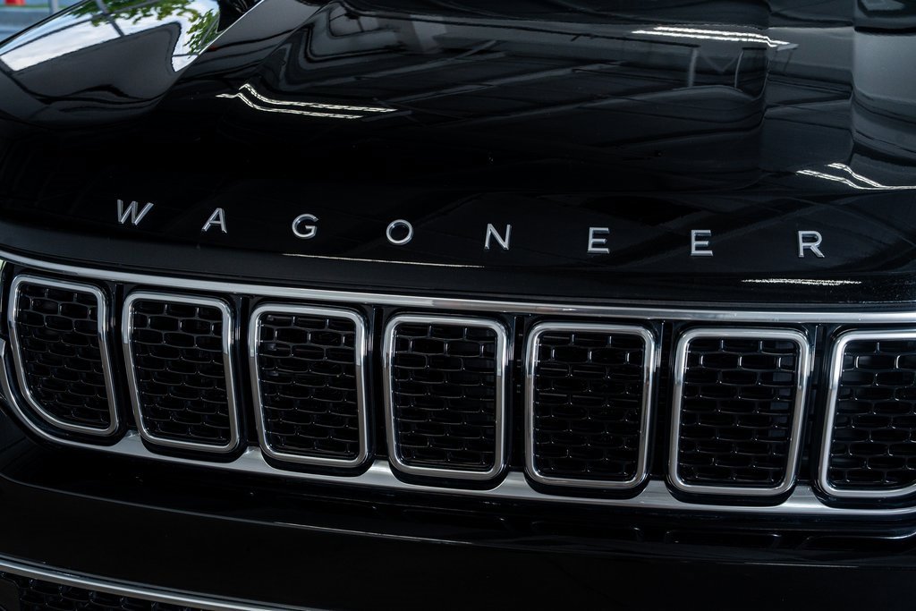 Used 2023 Jeep Wagoneer Series III w/ Preferred Equipment Group image 16