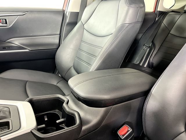 Used 2022 Toyota RAV4 XLE Premium image 22