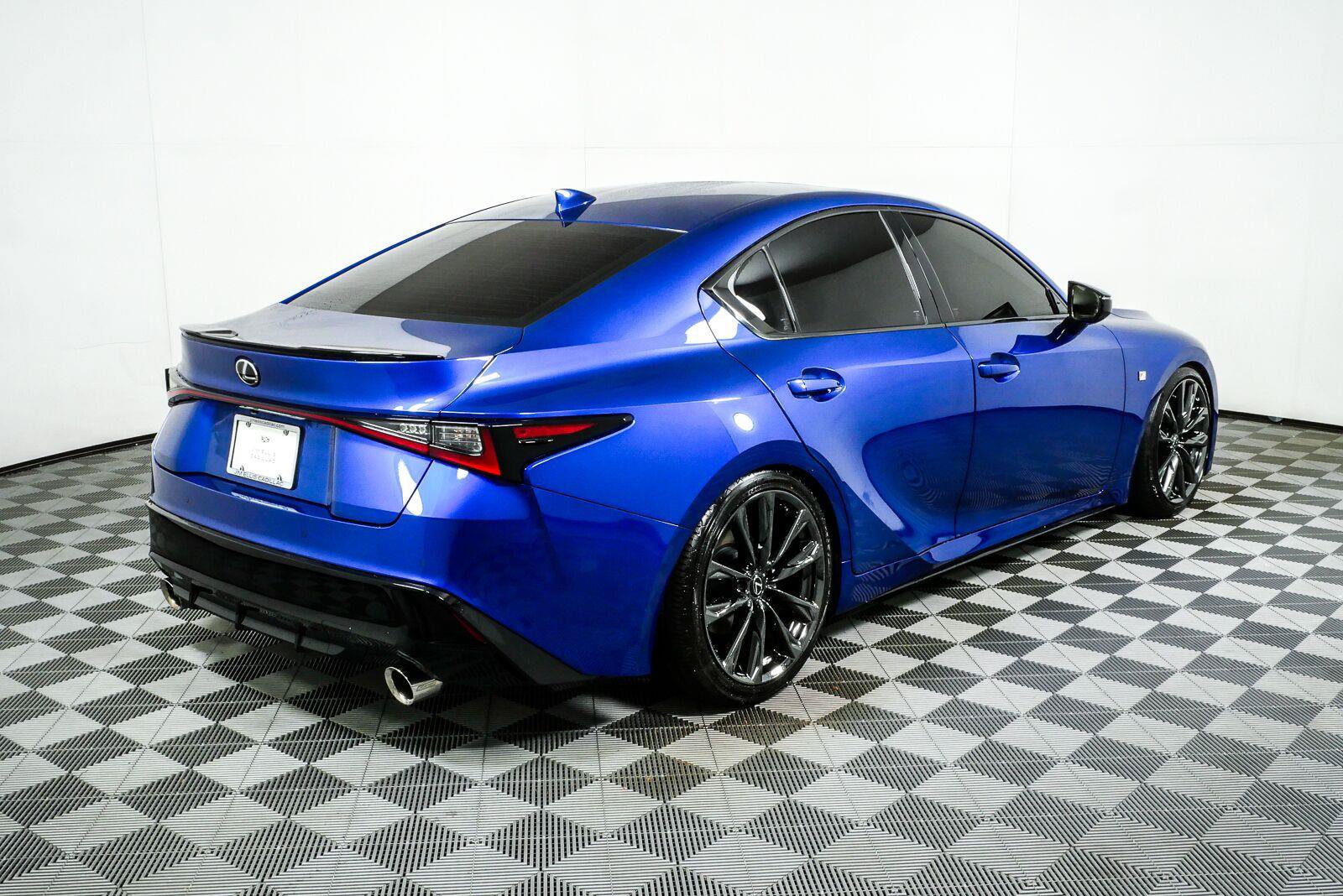 Used 2025 Lexus IS 350 F Sport RWD image 3