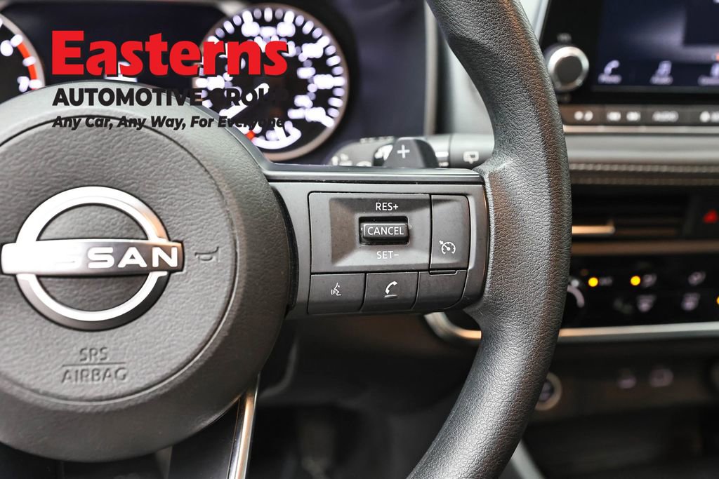 Used 2023 Nissan Rogue S AWD/4WD image 16