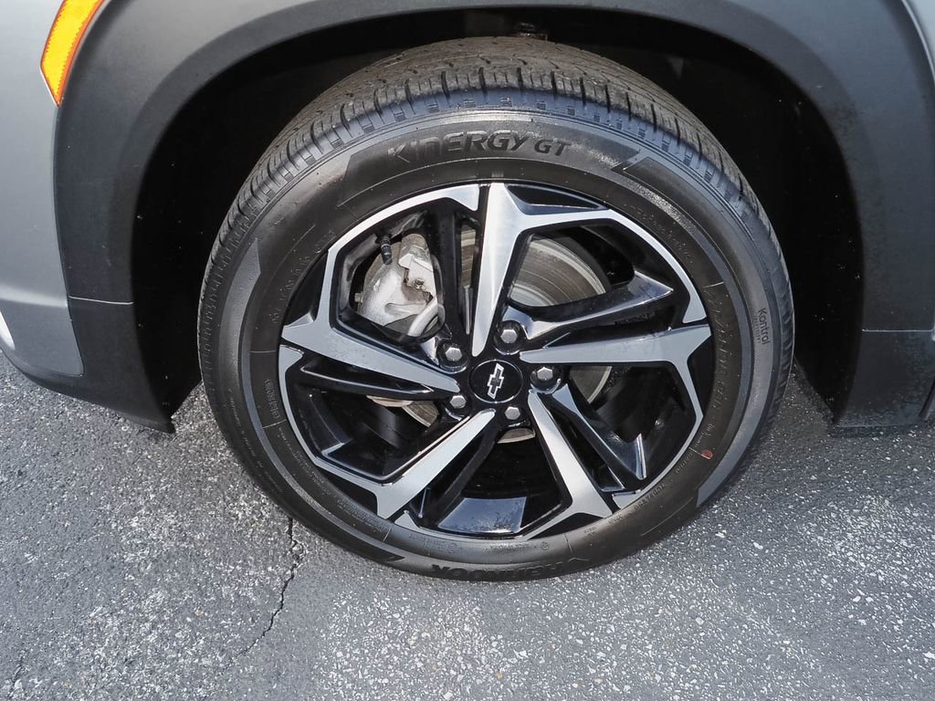 Certified 2023 Chevrolet TrailBlazer RS w/ Sun and Liftgate Package image 36