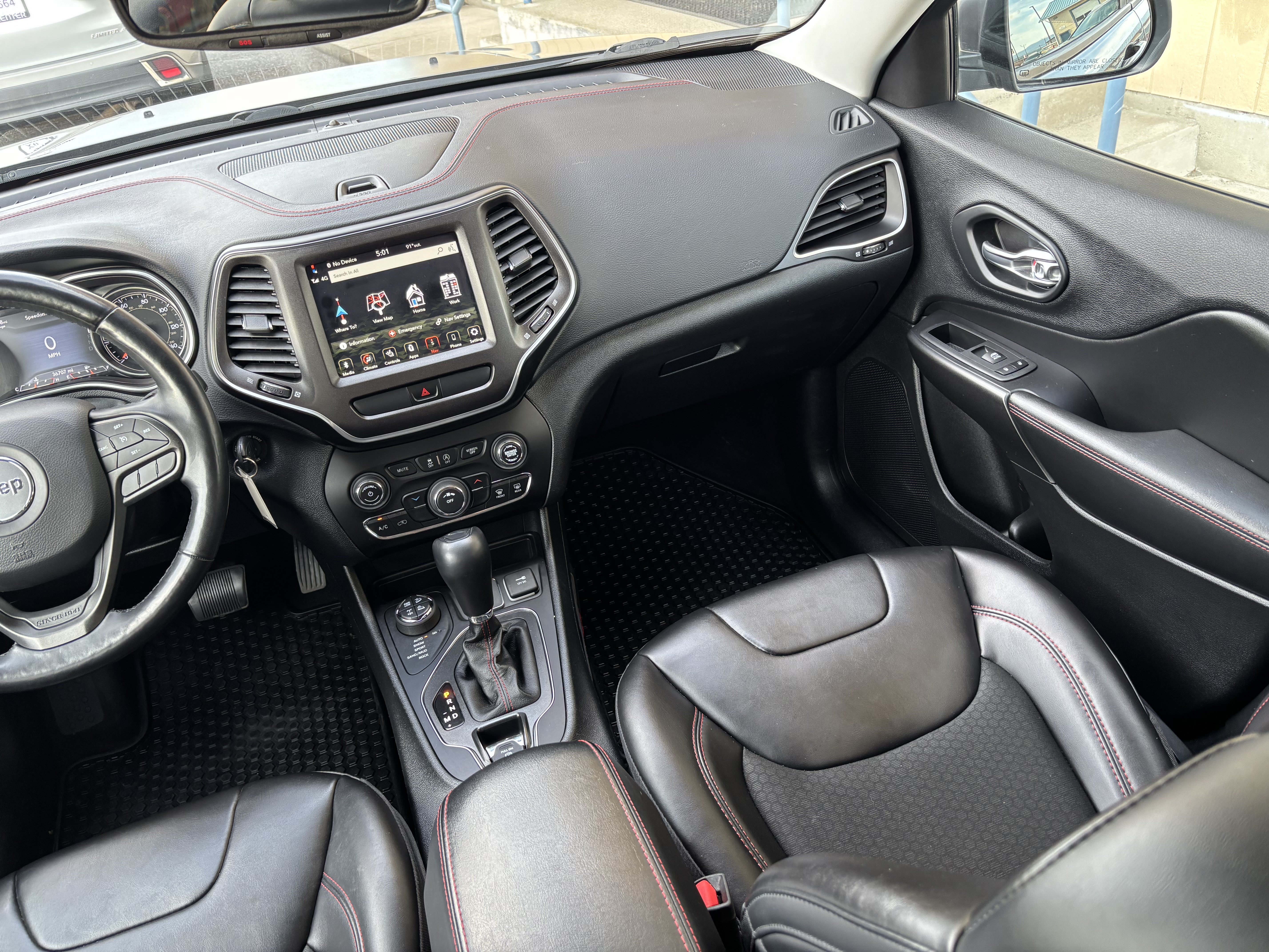 Used 2020 Jeep Cherokee Trailhawk w/ Cold Weather Group AWD/4WD image 22