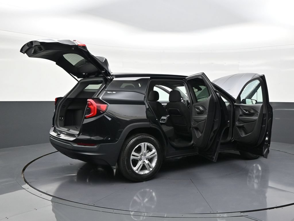 Used 2024 GMC Terrain SLE w/ Driver Convenience Package FWD image 25